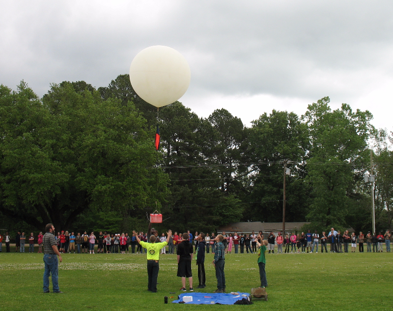 Balloon Launch - Photo by John Spann KB5JDT